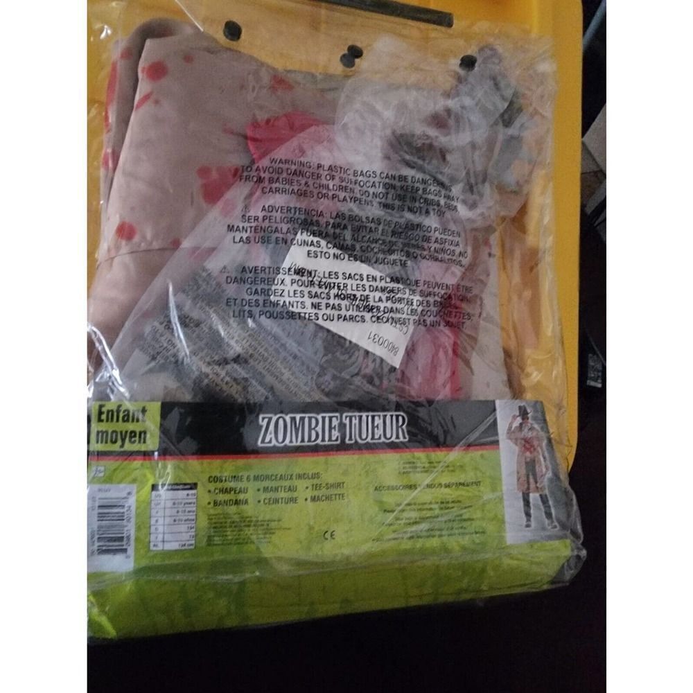 CostumesUSA Bloody Zombie Slayer Costume 4 pc Boys Size M 8-10 - Picture 4 of 8